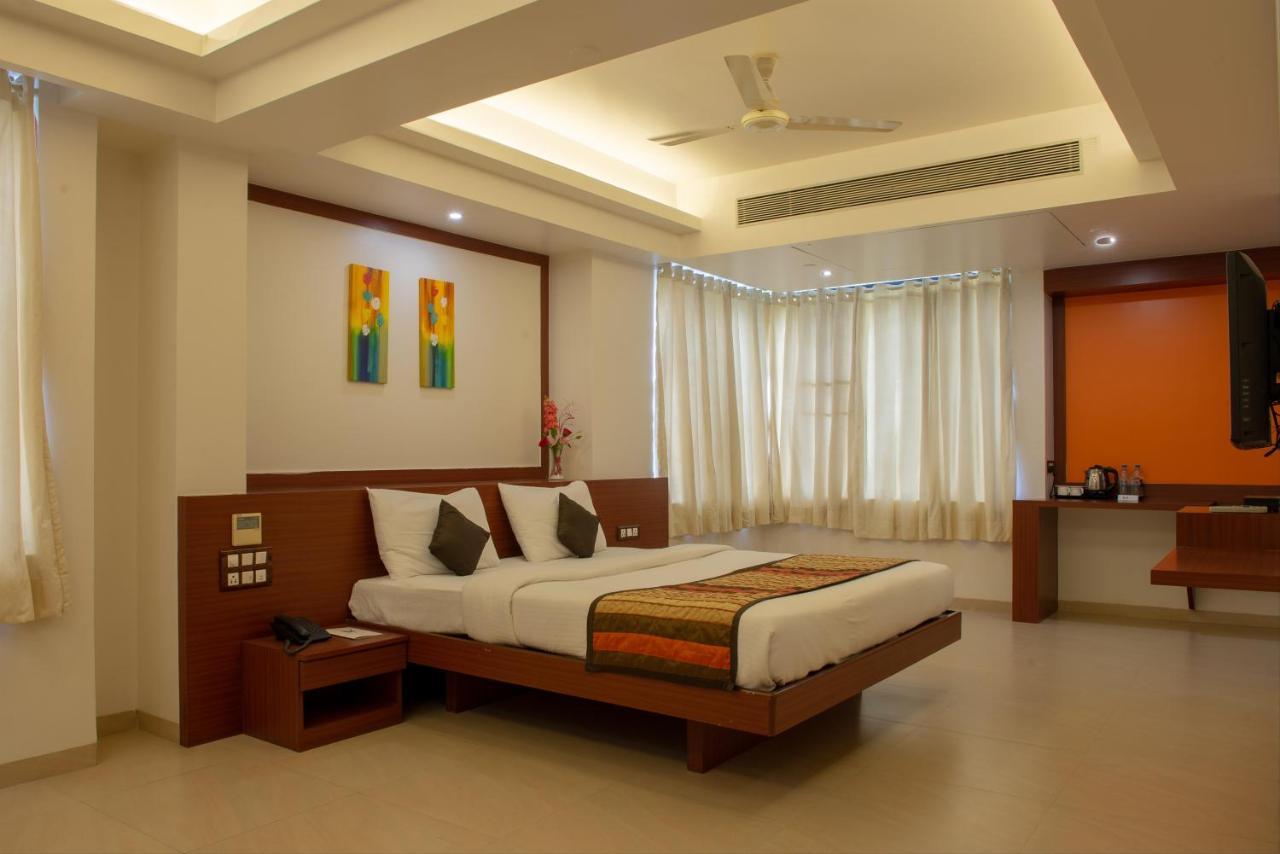 Hotel Mint Montvert, Baner Pune Exterior foto